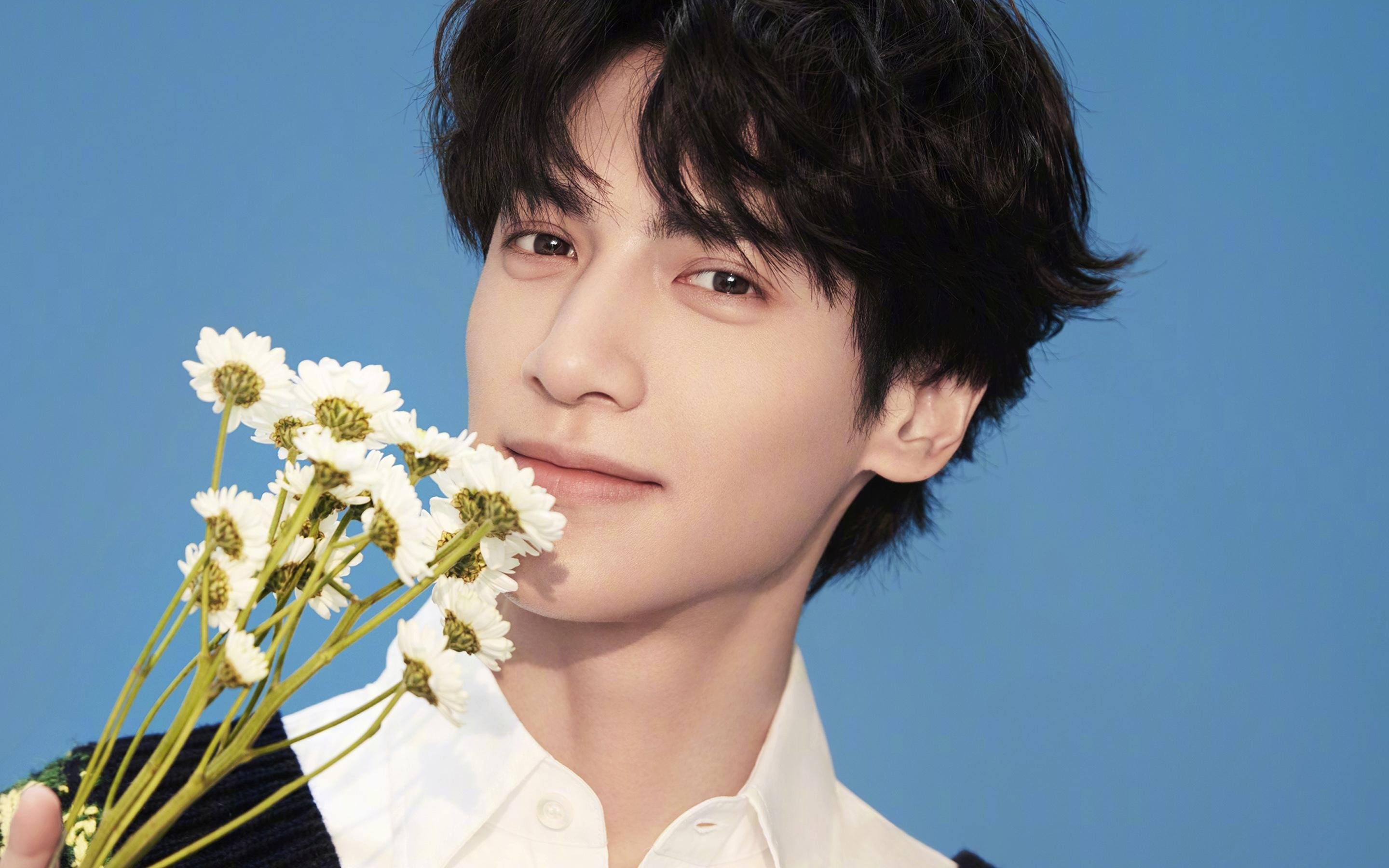 爱游戏体育APP下载-_大型风筝运动节：空中艺术盛宴_，运动风筝比赛视频