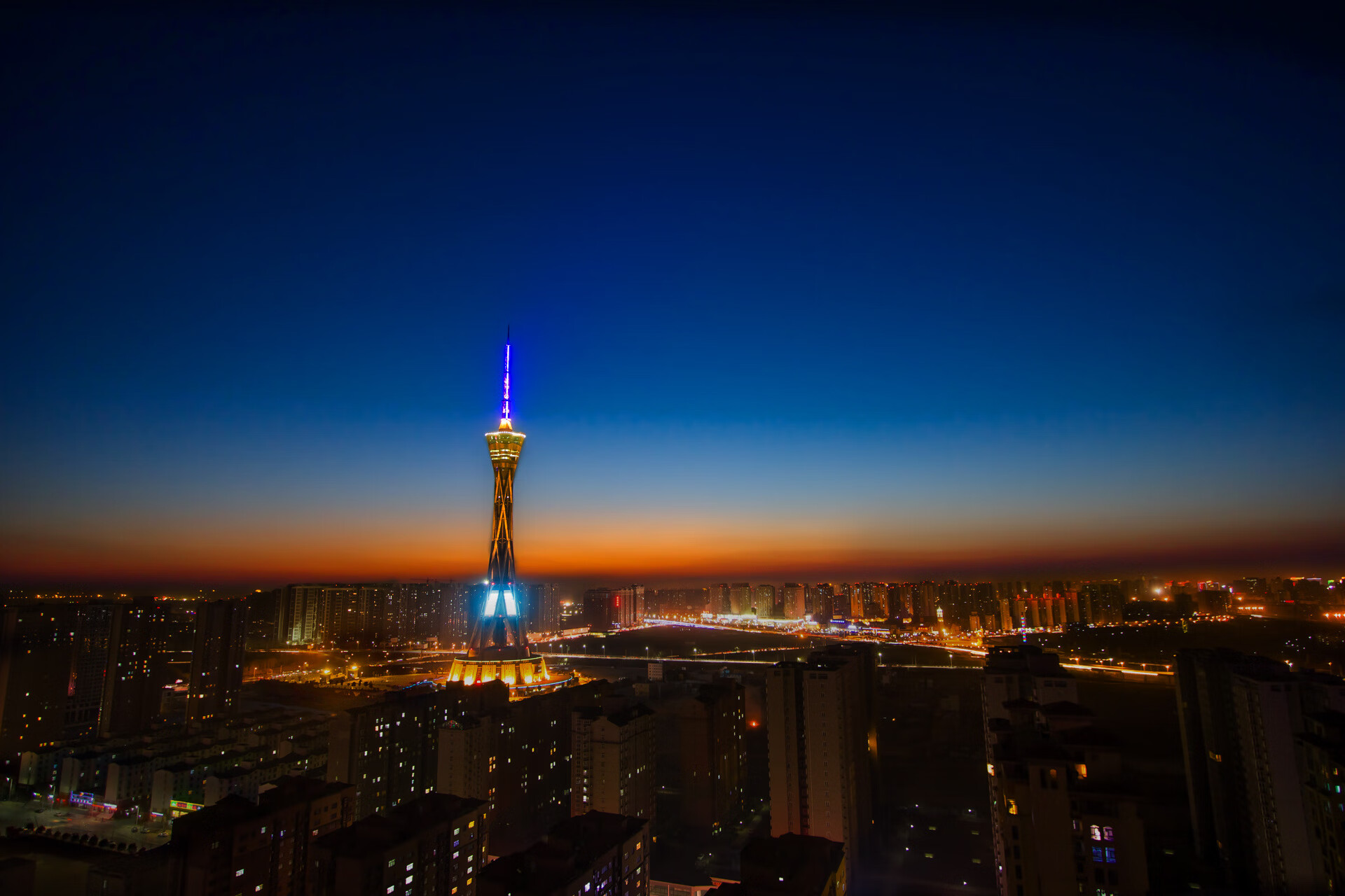 AIYOUXI.COM-车队管理层访谈：打造冠军的秘诀，车队管理是什么意思