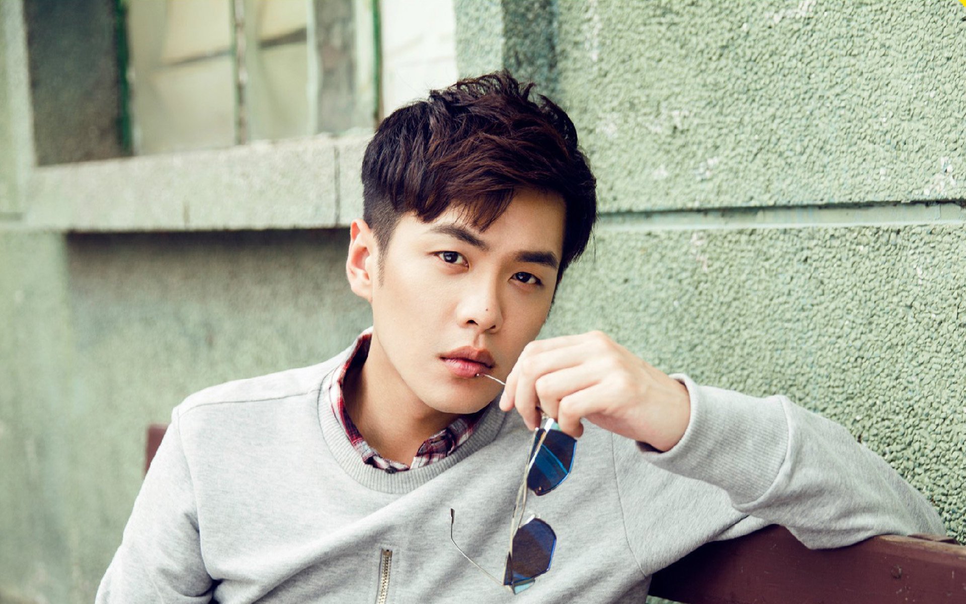 爱游戏体育平台-AC米兰主打两翼齐飞形成边路优势，ac米兰谁能打爆这条防线