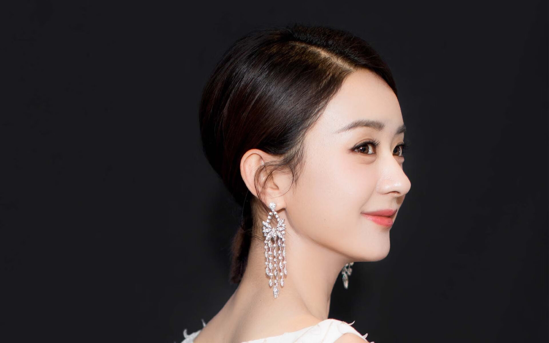 爱游戏app下载-世界杯究极技：盘带过人令人屏息，世界杯捧杯时刻