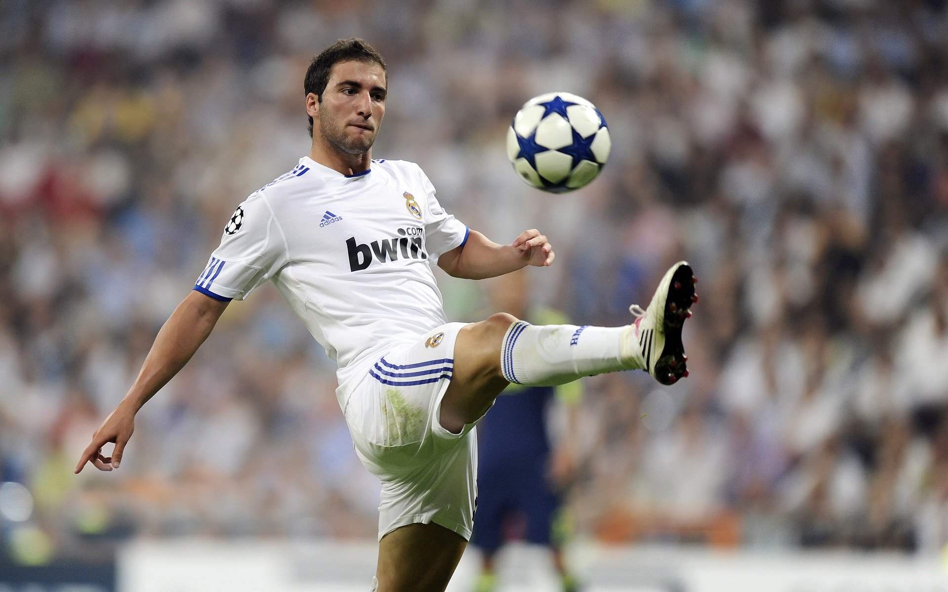 【联盟引入自动吹哨】科技保障裁判判罚公正公正